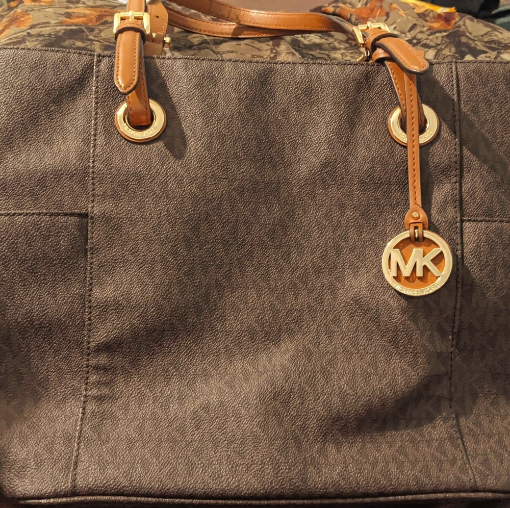 Michael kors handbag - Picture 1 of 2